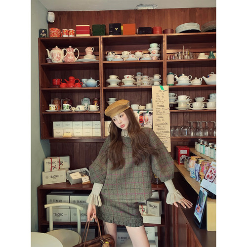 aaaaxbbb羊毛上衣短裙打底三件套