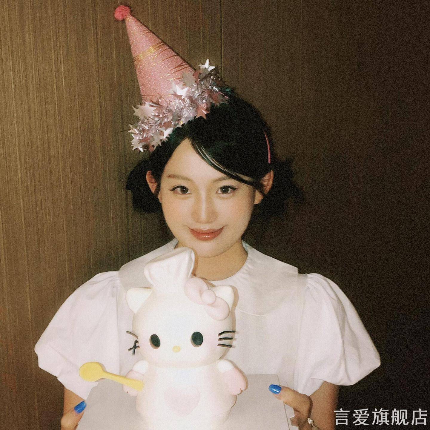 穿搭点缀小配饰粉色毛球星星生日帽出门自拍氛围感百搭礼帽图片