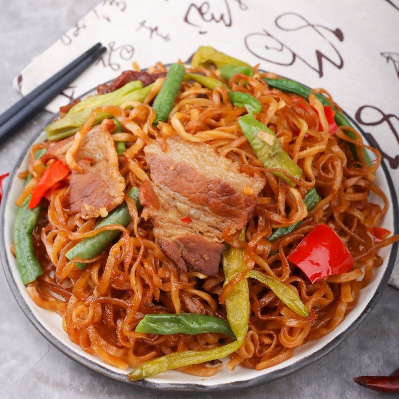 猪肉豆角焖面卤面条蒸面条炒面懒人午餐速食加热即食冷冻半成品