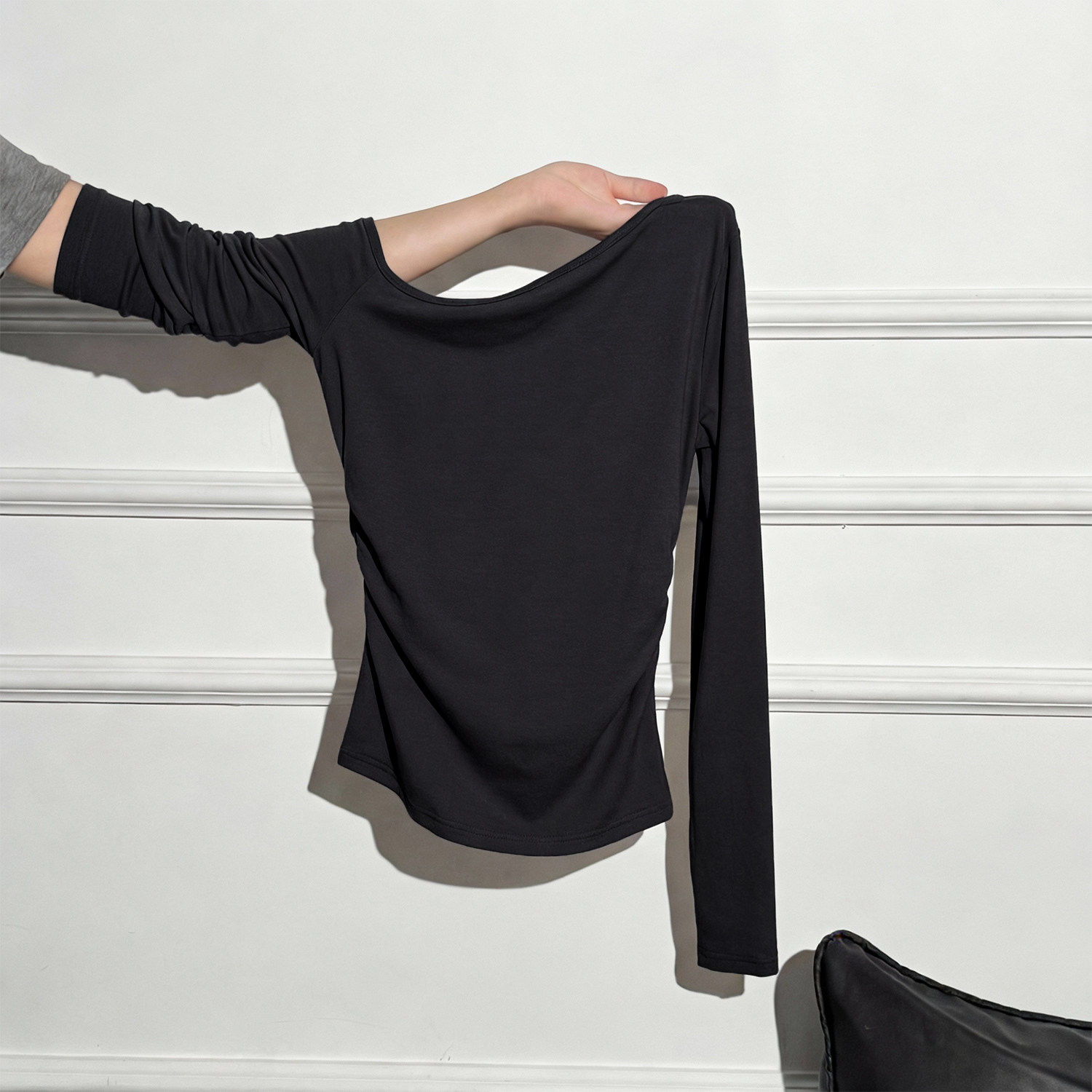 NOB真维斯黑色一字领露肩长袖t恤女春季新款韩系褶皱修身显瘦上衣