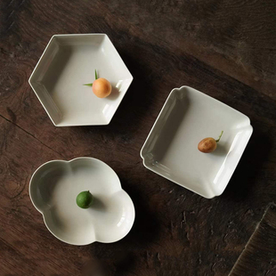 天野造物海棠小餐盘纯手工中式复古陶瓷碟子水果盘草木灰釉壶承