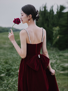 酒红色小个子新娘敬酒服订婚礼服女高级感在逃公主2023新款回门宴