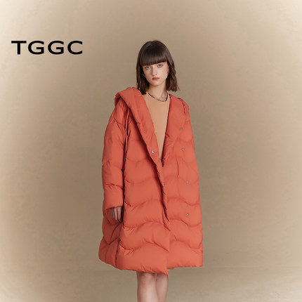 台绣廓形连帽羽绒服纯色抽绳交叠门襟国风充盈鸭绒外套冬J37318