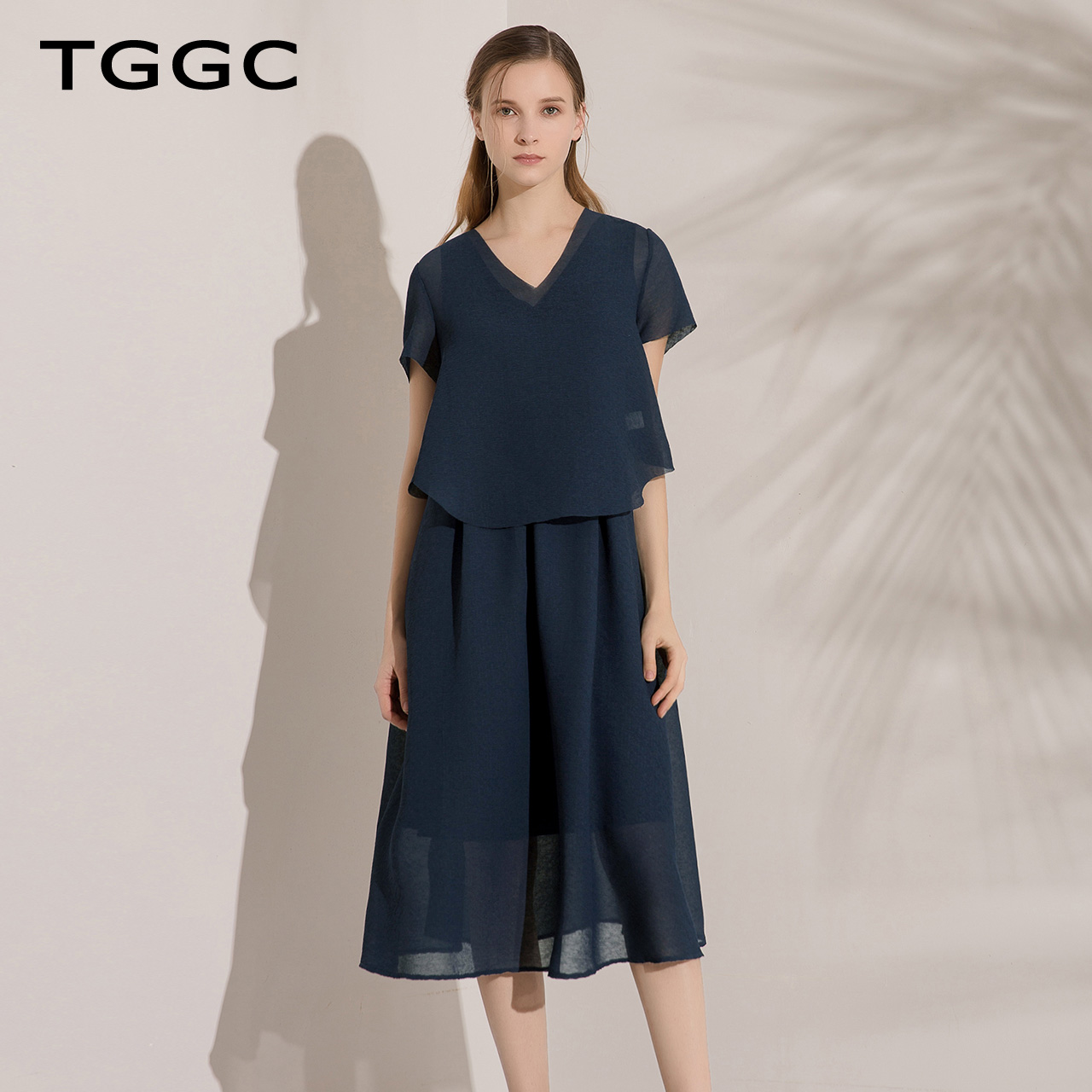 TGGC 2018ÄêÏÄװпî ͨÇÚ¼òÔ¼Á½¼þÌ×Öг¤¿î¸ßÑüÑ©·ÄÁ¬ÒÂȹF22567