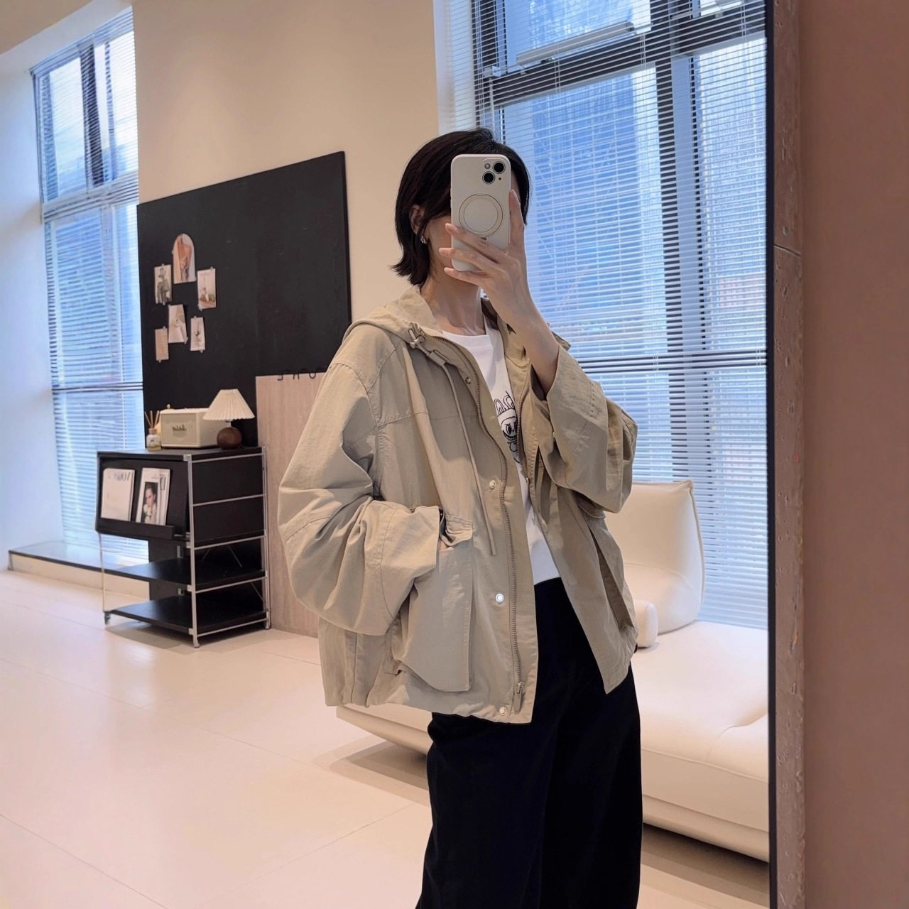 LU柜新款！山系连帽冲锋风衣休闲大口袋工装短外套女宽松