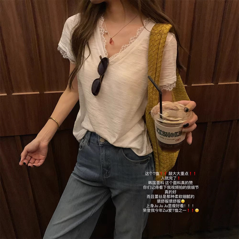 ~人手一件夏季2026新款正肩白色蕾丝v领独特漂亮的小上衣