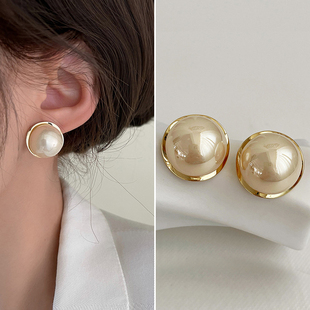 法式复古夸张珍珠耳钉2025新款爆款秋冬轻奢设计感高级耳环耳饰女