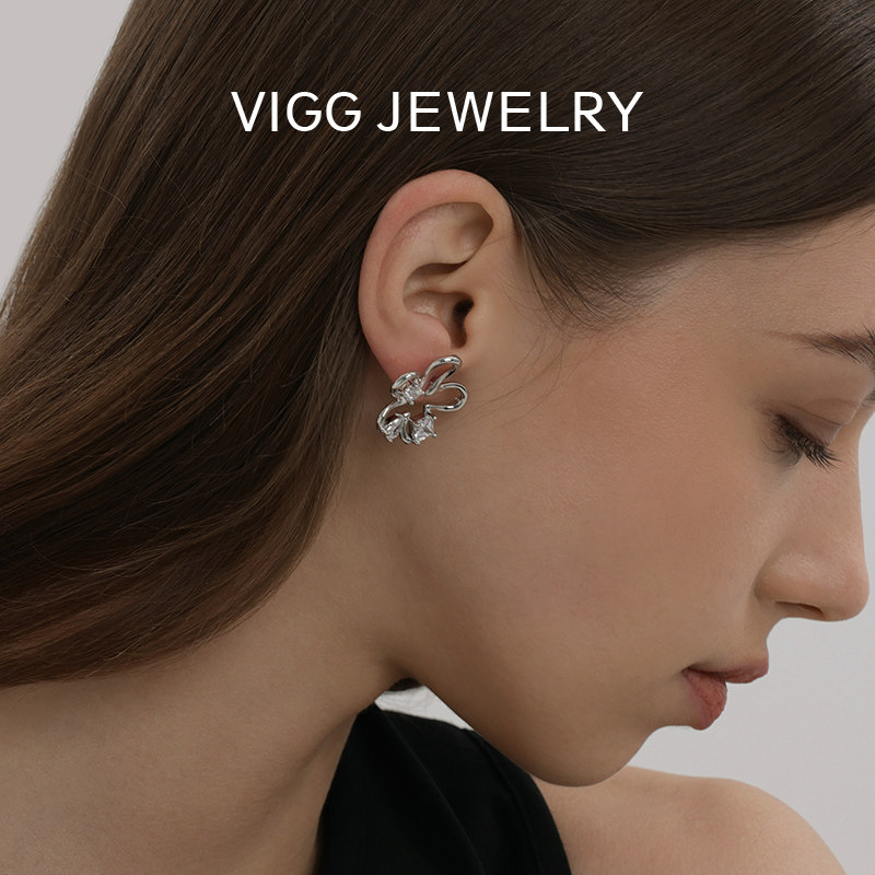 VIGG五瓣花朵耳钉女S925银针2026年新款轻奢高级感小众设计耳饰品
