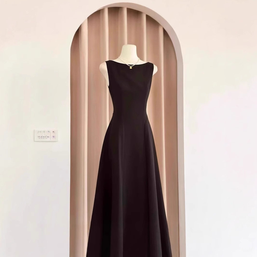 2025夏季新款高端慵懒风复古赫本风背心连衣裙收腰显瘦黑色长裙女