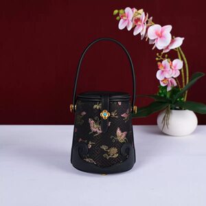 宋锦手提包女包国潮斜挎包水桶包送长辈妈妈礼物真丝包包精致小包