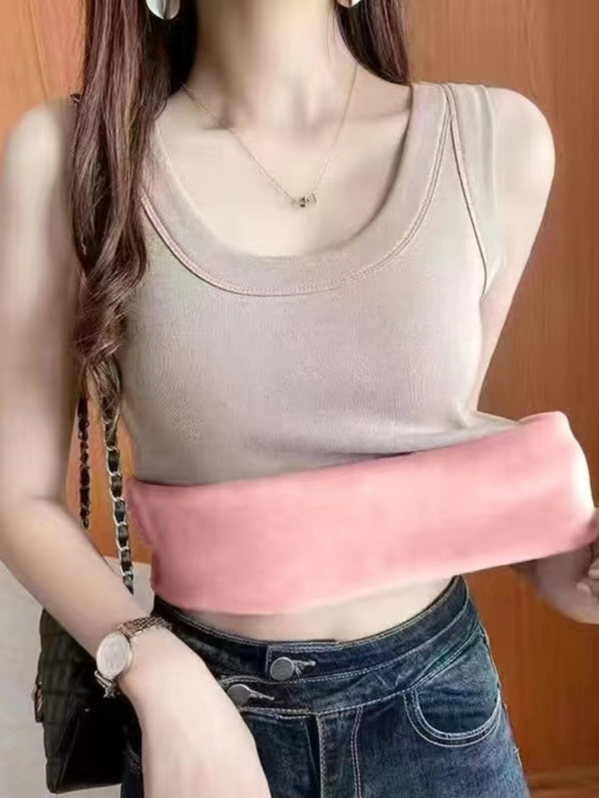 겨울철 여성을 위한 원피스 벨벳 보온 민소매 조끼 슬림핏 내부 레이어 고급 방한 플러스 벨벳 두꺼워진 상의 및 하의 셔츠