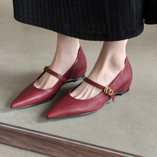 内增高尖头一字扣带玛丽珍单鞋女2026年春季新款百搭通勤皮鞋