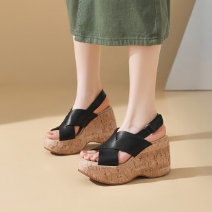 女士防水台高跟不累脚 时尚 坡跟厚底罗马凉鞋 女夏真皮2026新款