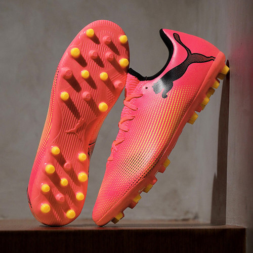 彪马MG入门级短钉人草足球鞋