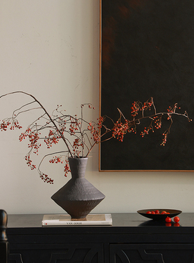 形上黑色化妆土花瓶侘寂风茶室桌面摆件居家复古花器装饰品