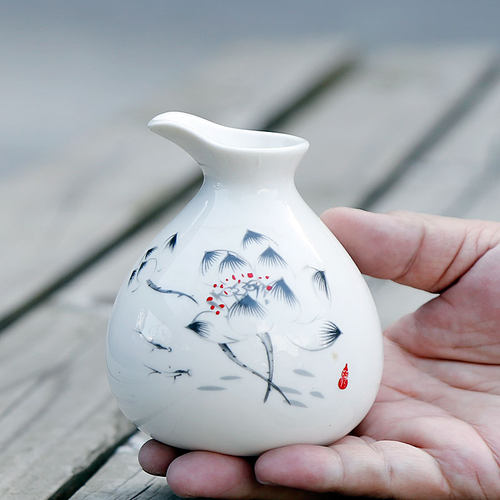 陶瓷分酒器醒酒壶约半斤一壶两杯