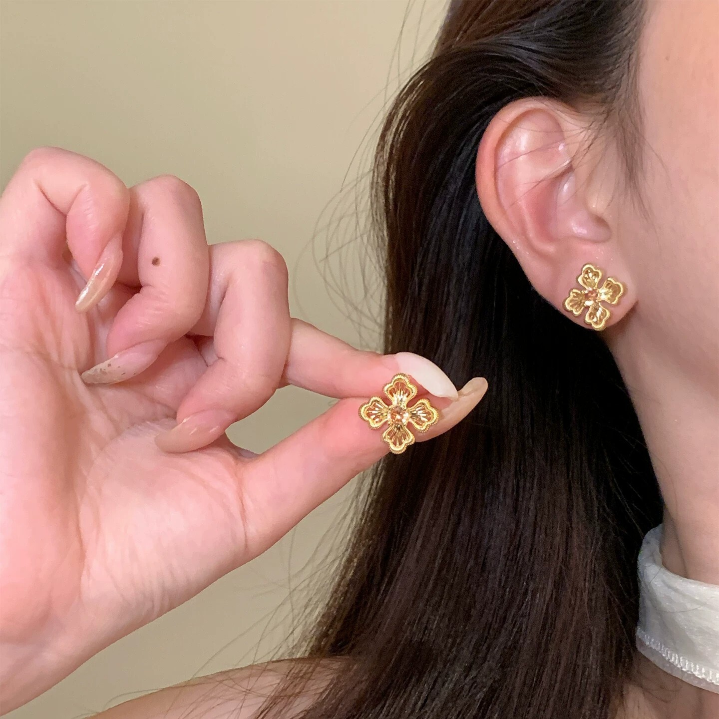 老钱内金色四叶草耳钉S925银耳饰女轻奢气质耳环小众设计花朵耳夹