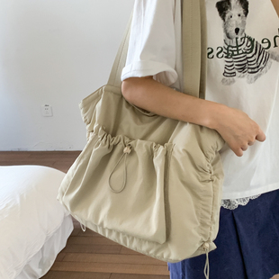 大容量托特包女轻便休闲防水尼龙布大学生纯色上课通勤运动单肩包