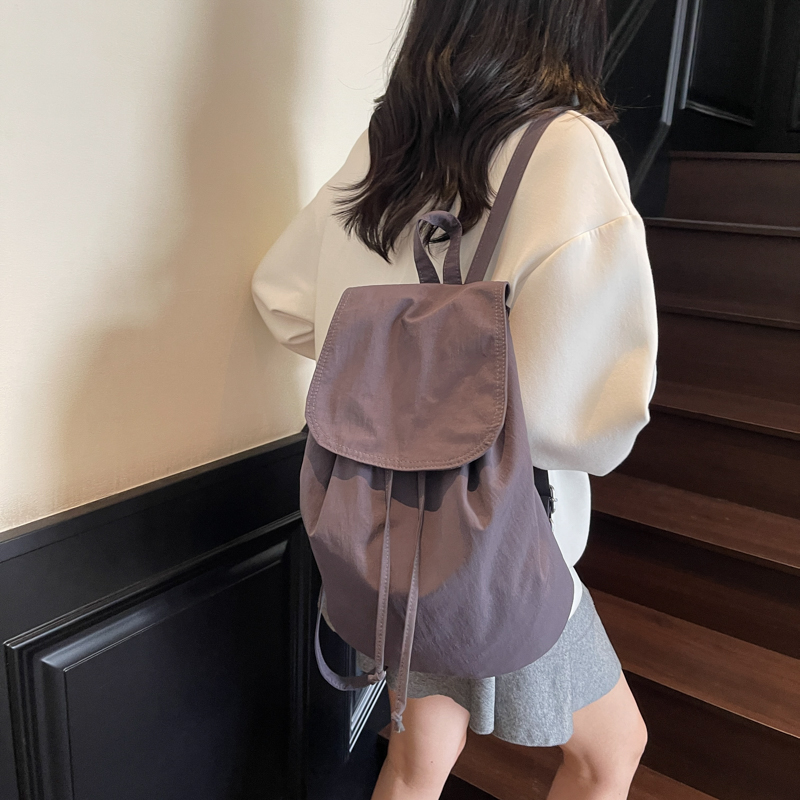 女士外出旅行双肩包轻便小型