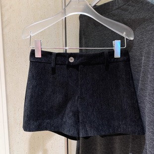 蘑糯糯灯芯绒修身 显瘦百搭气质休闲打底秋冬短裤