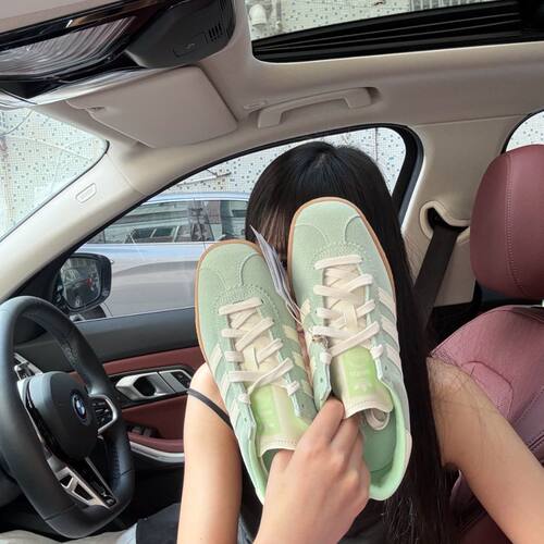 Adidas/阿迪达斯三叶草男女T头鞋新款经典复古运动休闲板鞋JR9550