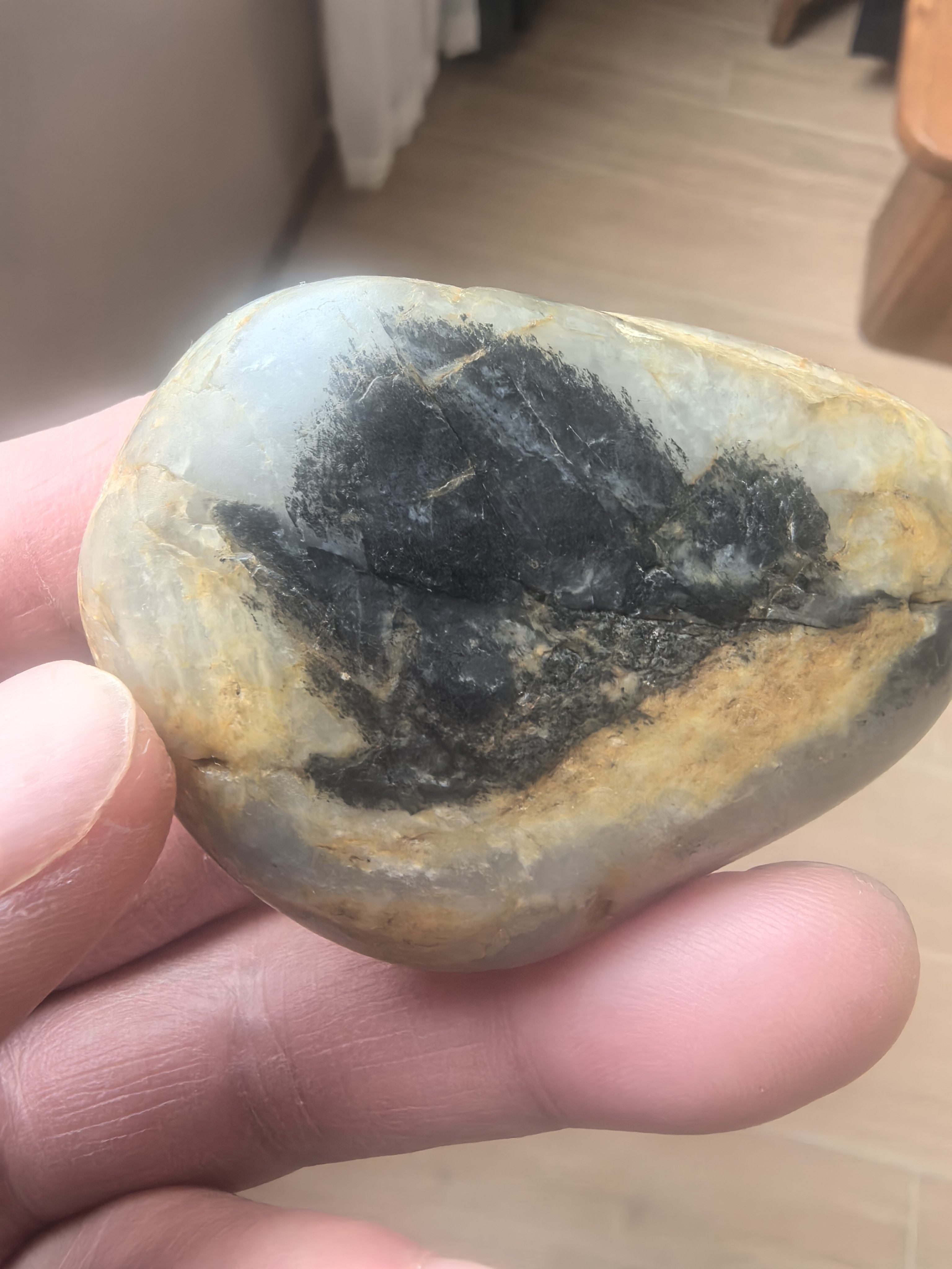 新疆和田籽料青花玉（小鸟）图案欣赏品