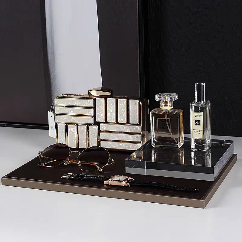 样板间衣帽间梳妆台摆件软装饰品衣柜衣服包包香水托盘组合套装