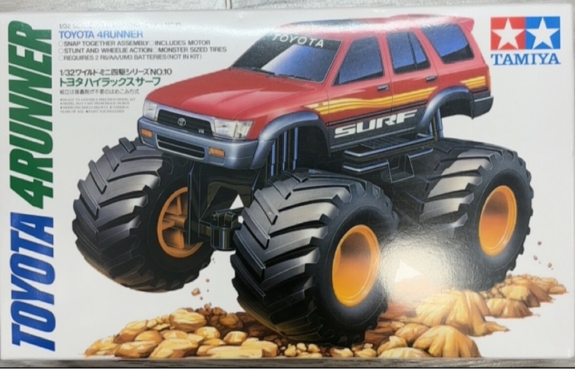 田宫的1比32大脚车四驱车拼装模型车电池带动动手安装大轮子四驱