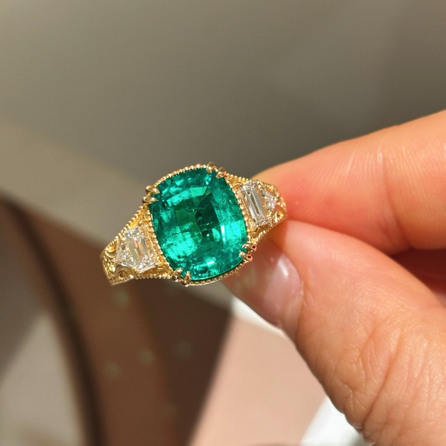 18K黄金方形培育钻石祖母绿戒指 人工人造合成钻石婚戒订婚彩宝女