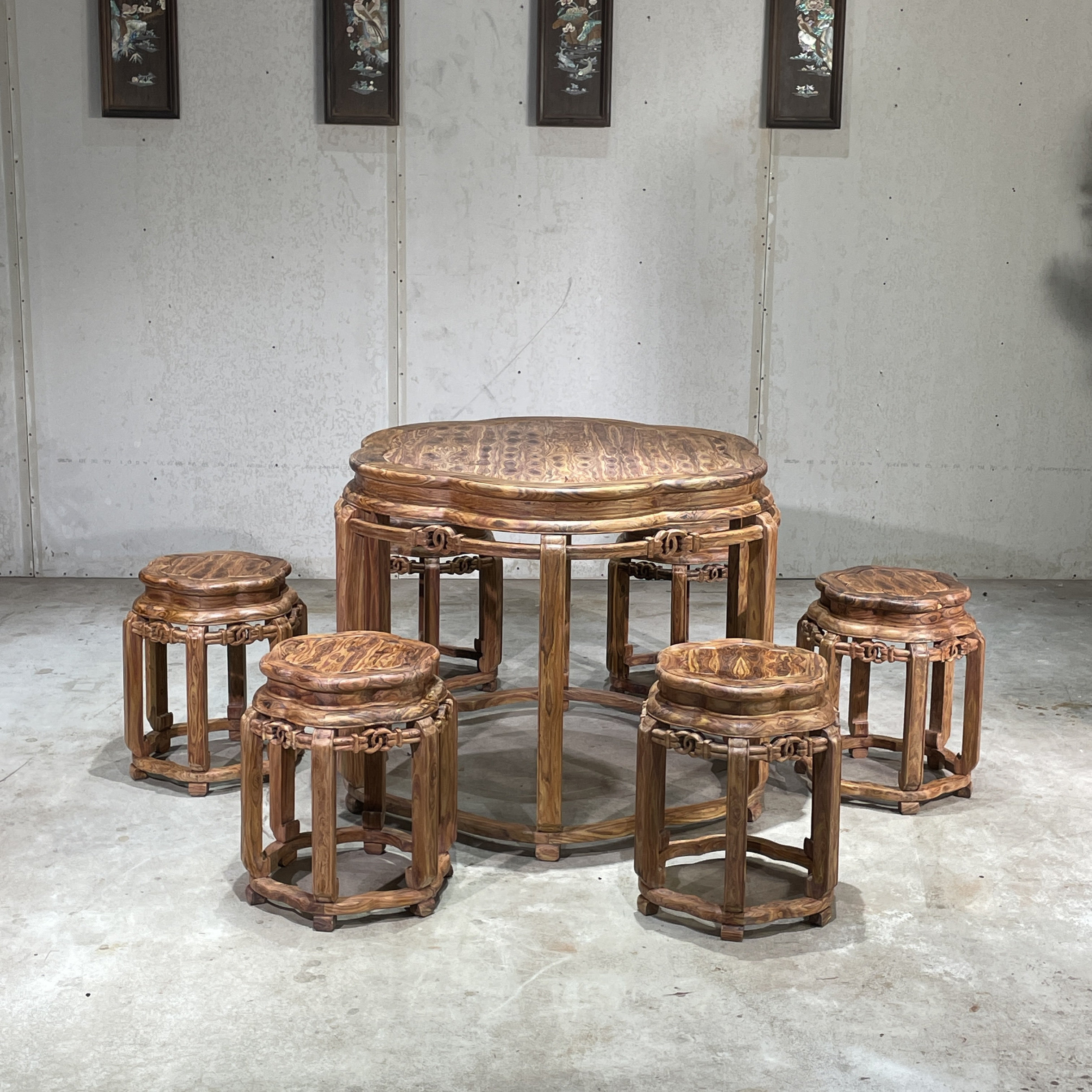 红木餐桌组合越南黄花梨木梅花圆台七件套降香黄檀吃饭打牌休闲桌