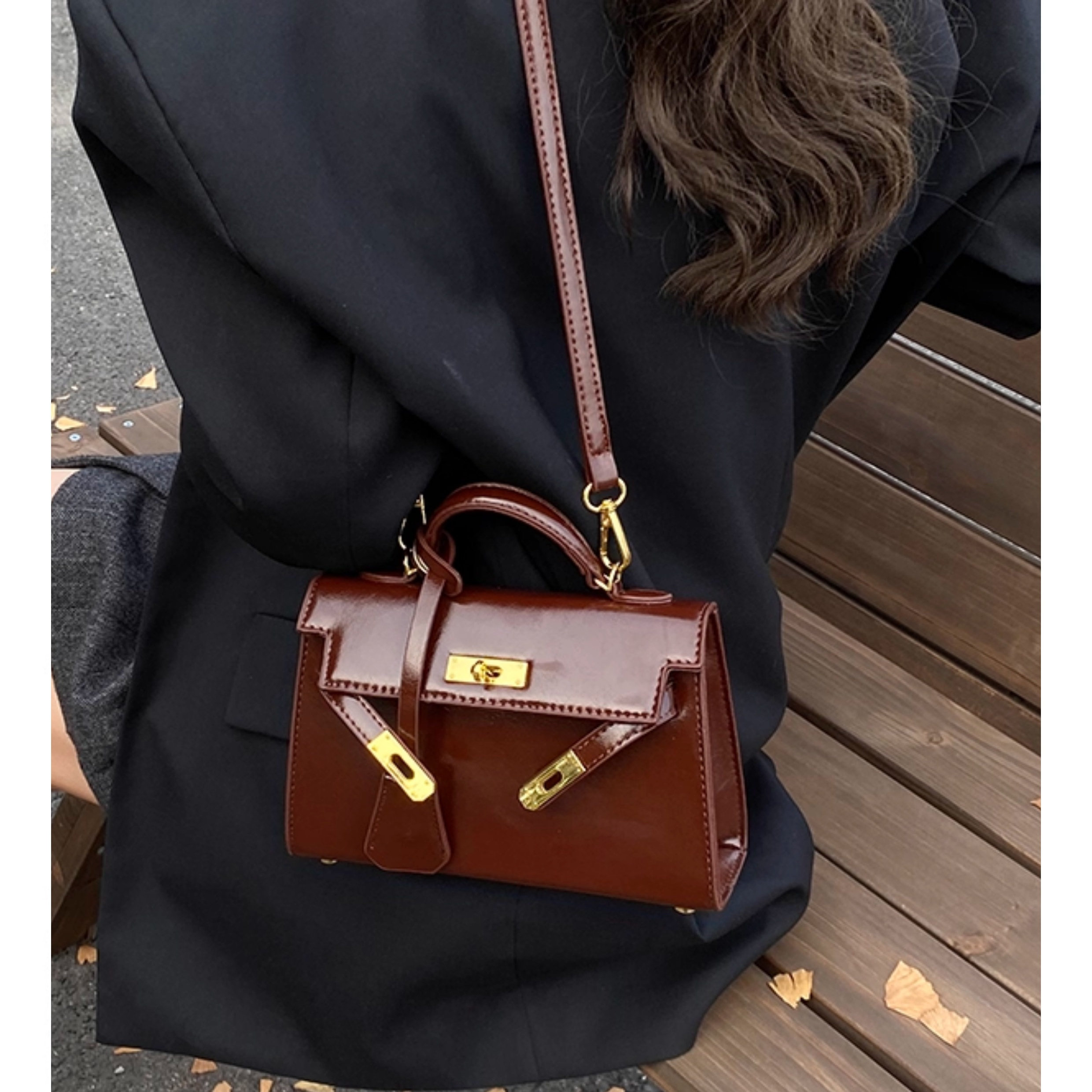 红色精致超火凯莉包包女式2025新款轻奢小众高级感斜挎婚包女新娘