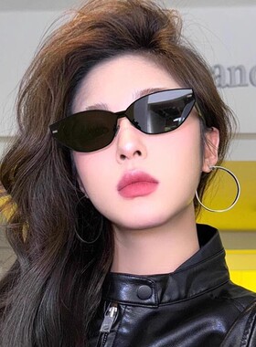 老钱风黑色猫眼墨镜女2026新款街拍太阳镜女式港式设计感金属眼镜