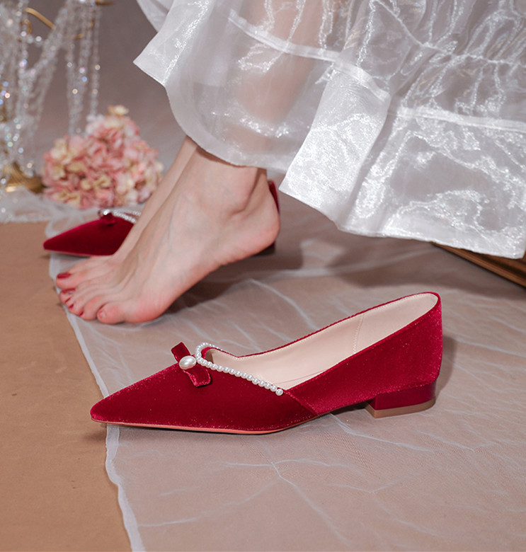 孕妇婚鞋女不累脚新娘鞋2022年新款低跟秀禾服婚纱两穿红色平底鞋