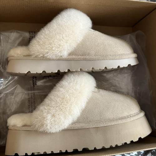 毛毛拖鞋雪地靴HFO羊毛材质沙色