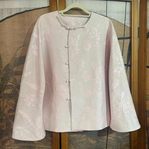 上久楷丝毛春三月小盖襟款2025秋季新款粉色系手工盘扣文艺带钢印