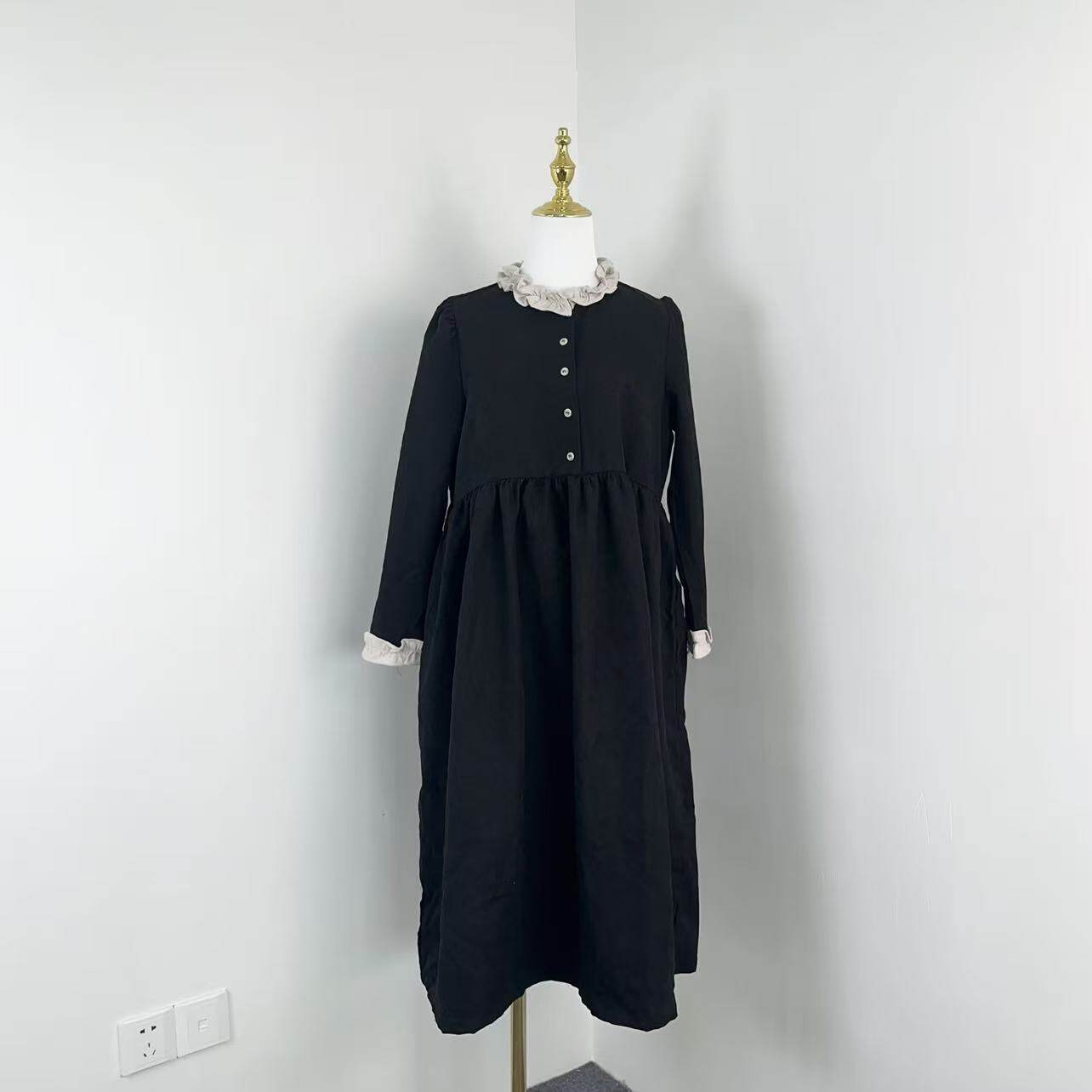 C5015新款森系风黑色木耳边领长袖连衣裙撞色袖口遮肉百搭长裙女