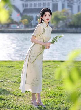 夏季清新绿色旗袍2025新款改良年轻款少女奥黛茶服新中式日常可穿