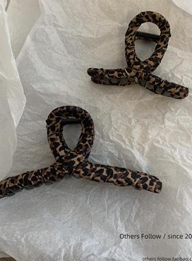 【Follow】韩国东大门同款定制时尚百搭豹纹裹布后脑勺抓夹鲨鱼夹