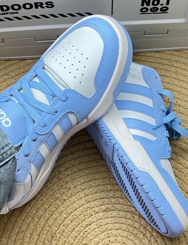 adidas ENTRAP 舒适柔软少年感复古篮球风低帮板鞋男女同款