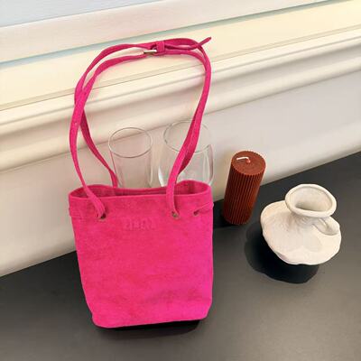 麂皮水桶包斜挎包红色高级感女包