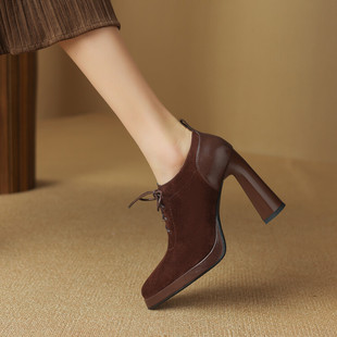 2025新款厚底防水台复古系带粗跟尖头高跟鞋气质超高跟女