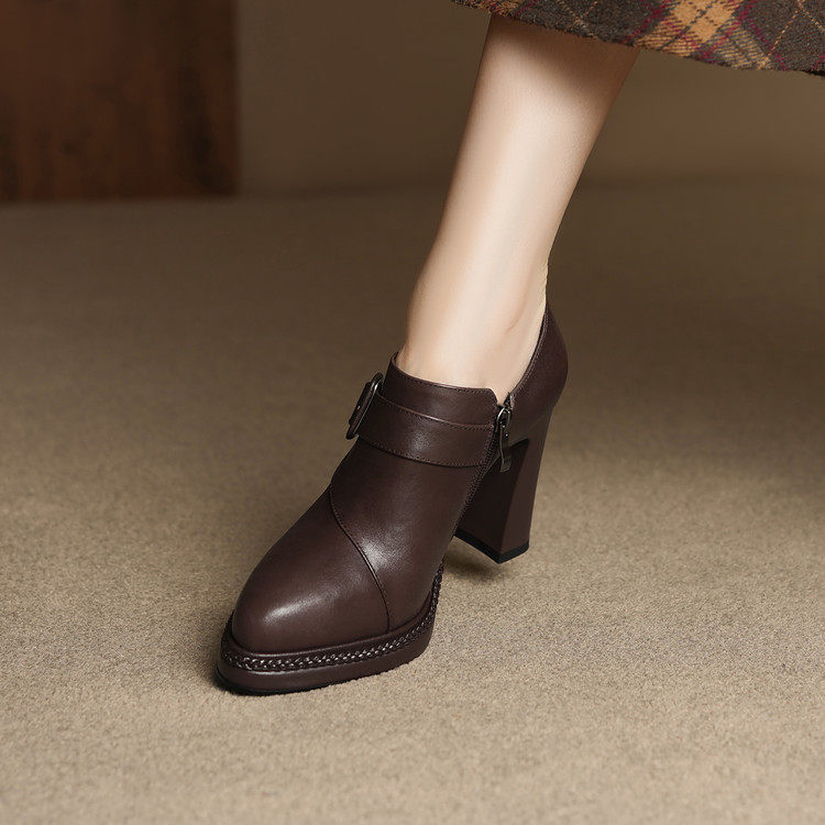 2025年秋冬新款尖头粗跟超高跟小皮鞋流行深口单鞋高颜值时尚