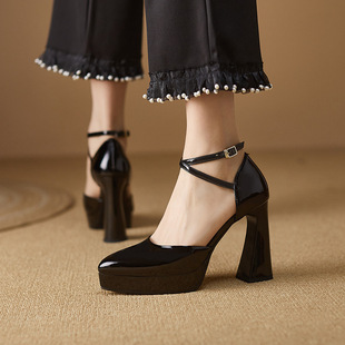 包头中空凉鞋女2026春夏新款浅口镂空高跟鞋一字扣时装女鞋