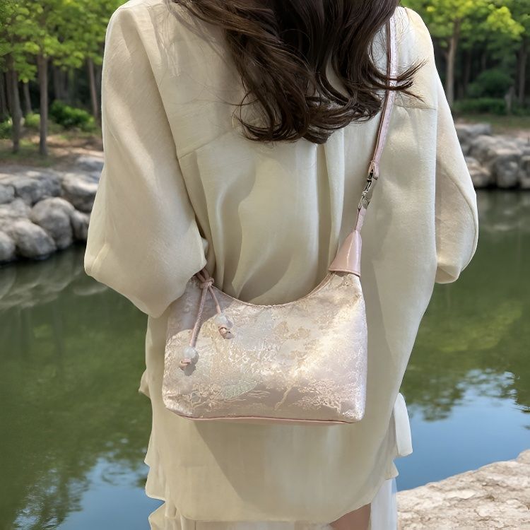 新中式国风伴手礼女2026新款丝绸提花手提包时尚简约单肩斜挎包