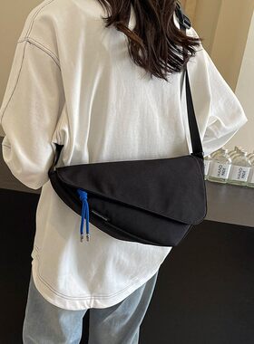 日韩ins帆布包男女大学生日常上课斜挎包港风工装运动翻盖单
