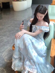 THETURE流光花梦小众设计连衣裙超好看碎花女夏爆款梨形身材收腰
