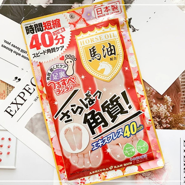 日本ASHIURA RAN RUN马油足膜蜕皮去老茧脚膜30ml*2片/袋