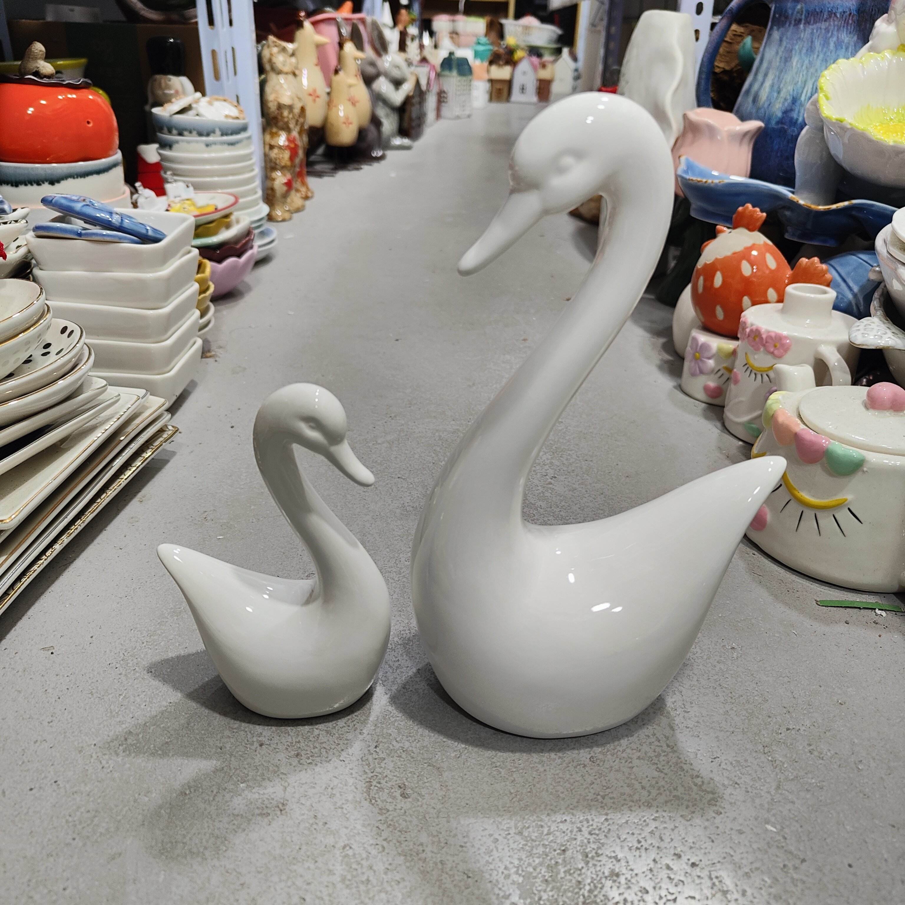 非偏远地区凑满19包邮部分瑕/陶瓷天鹅摆件一对