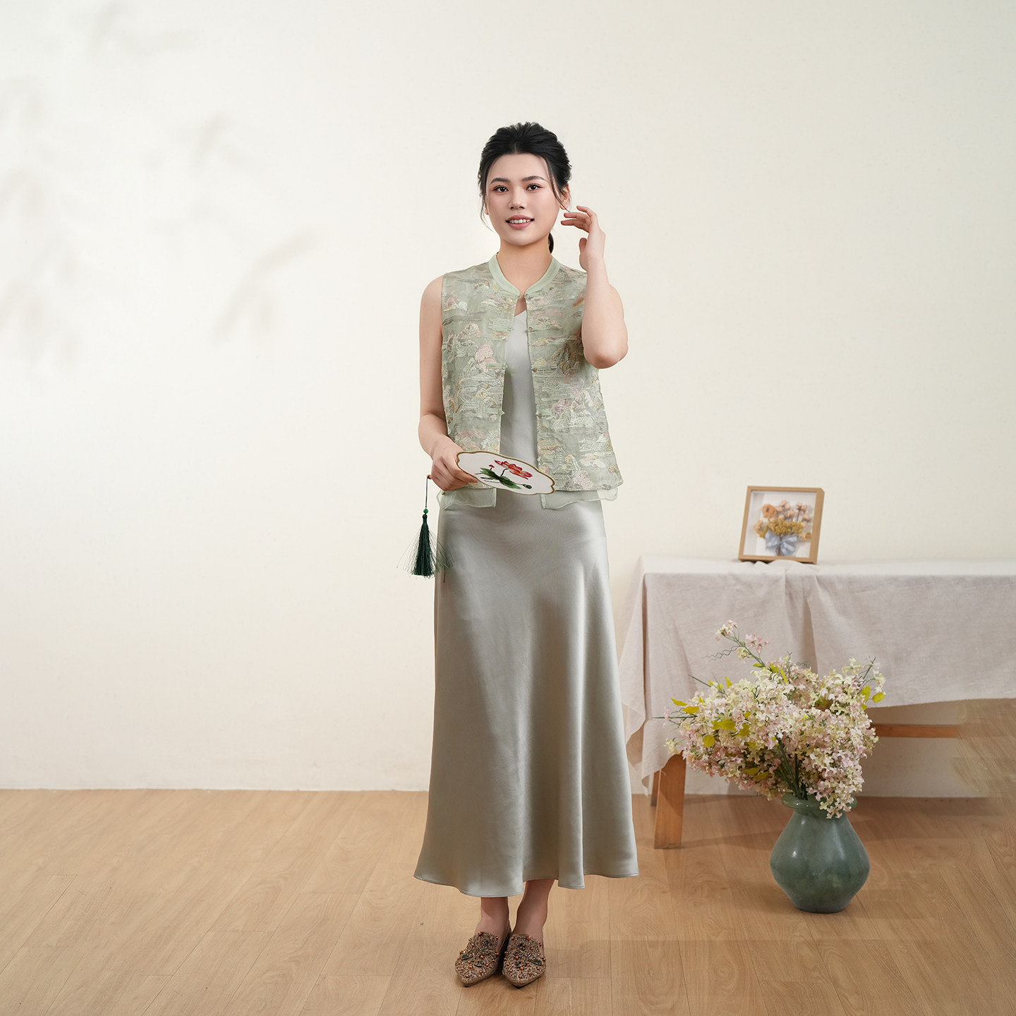 布符新中式马甲「亭台楼阁定位重工绣双层摆马甲」2026年夏季新品