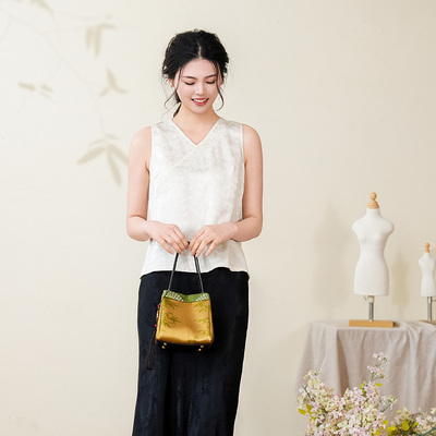 布符年夏季新品米白龙纹刺绣吊带女装花边显瘦气质百搭